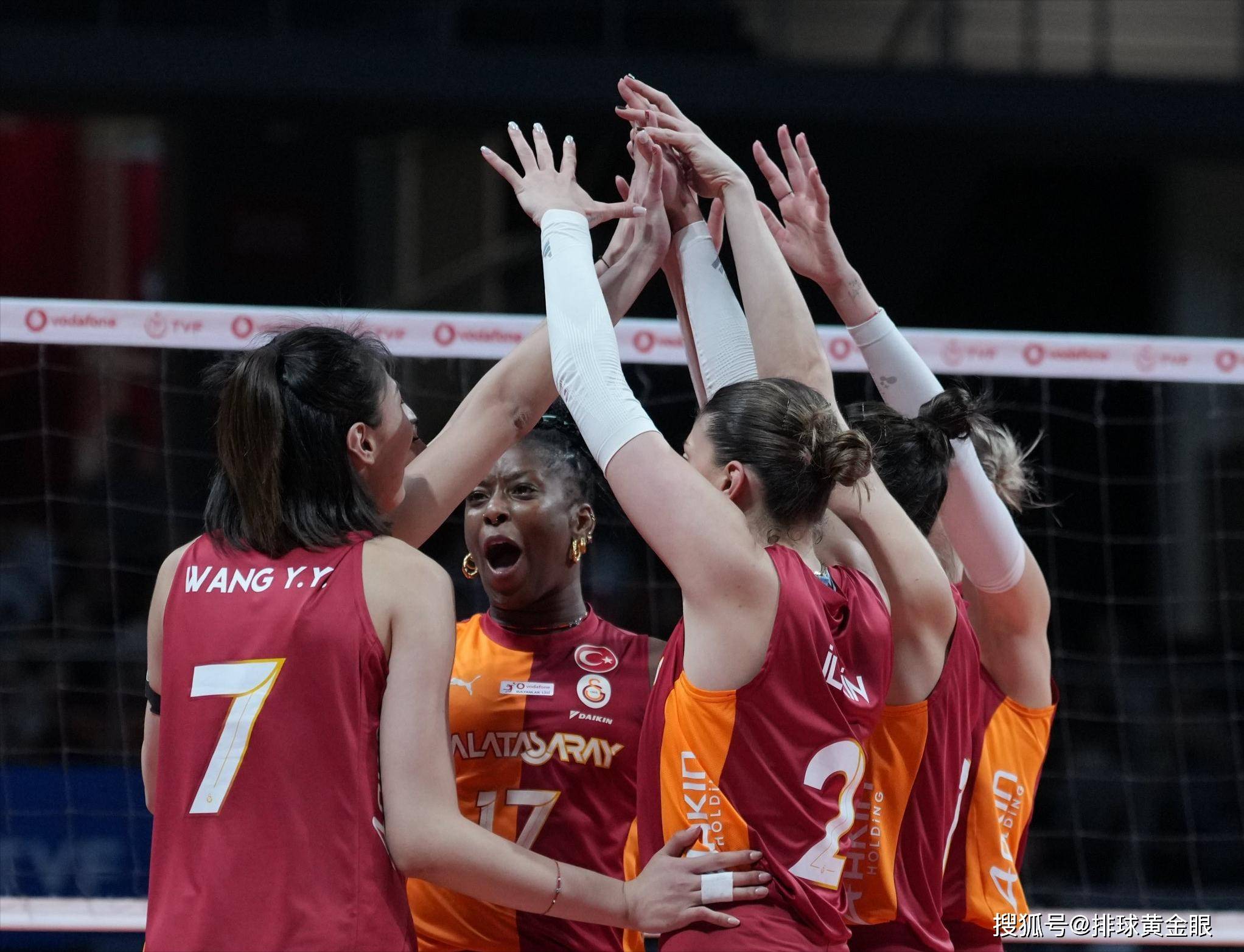 女排动态：国外解说详解龚翔宇中文名，庄宇珊新挑战，王媛媛11分