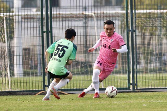 都市周末杯足球擂台赛娱乐组进入淘汰赛阶段，四强名单正式揭晓