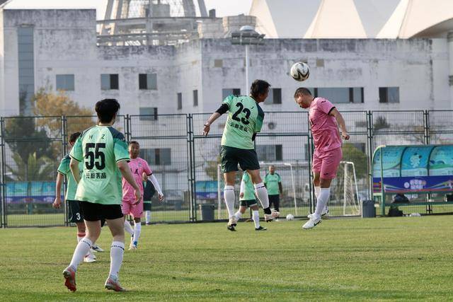 都市周末杯足球擂台赛娱乐组进入淘汰赛阶段，四强名单正式揭晓